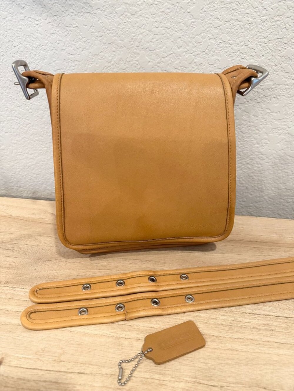 COACH Legacy Medium Studio Flap - Camel Leather - Y2K - style #9145 - Picture 13 of 14